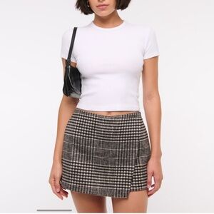 Abercrombie mid rise wrap skort